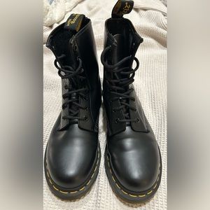 Dr Martens size 8 New black boots eight eye